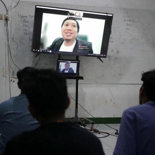 Membedah Ilmu Informatika Bersama Santri